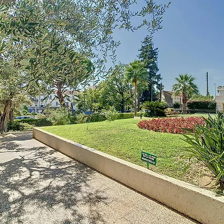 Estivaliere - 6 Couchages - 3 - Parking Golfe-Juan